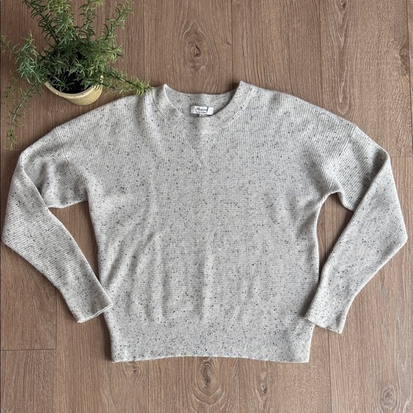 Madewell Sweaters - MADEWELL 100% CASHMERE CREWNECK SWEATER CREAM/LIGHT GRAY SPECKLED SIZE MEDIUM
